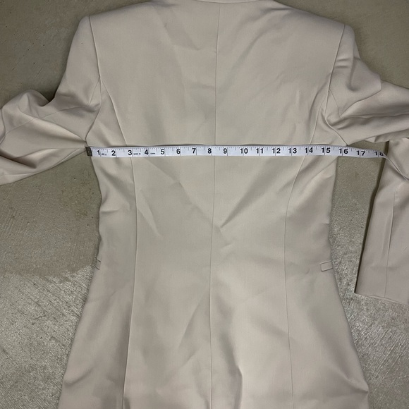 NWOT Zara cream blazer with shoulder pads - Picture 3 of 5